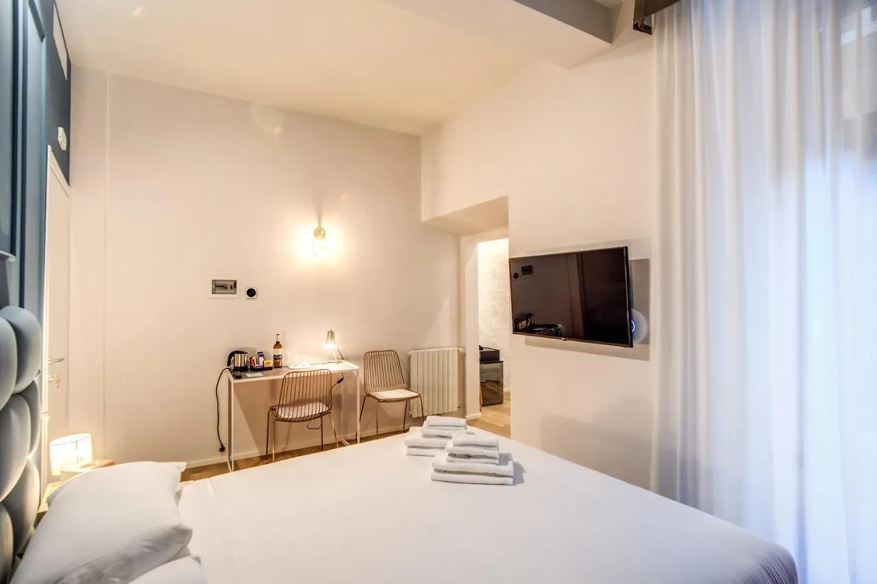 Capranica Private Suites Roma 0*,  İtalya